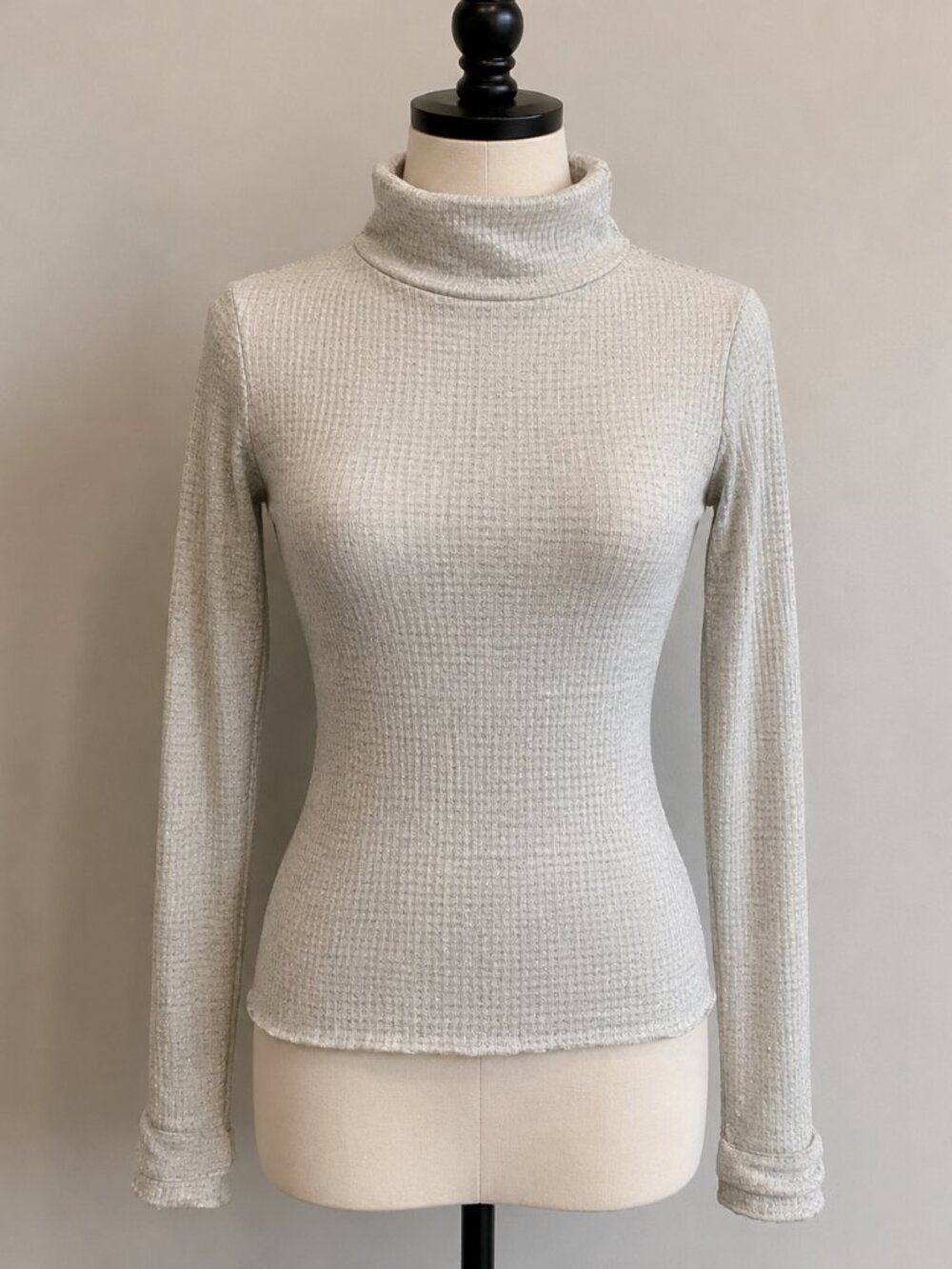 Abercrombie & Fitch Beige and Silver Turtleneck Sz. L